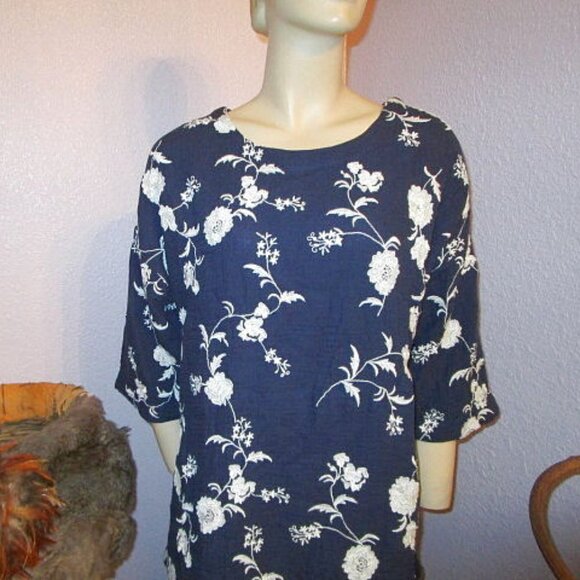 Soft Surroundings Embroidered Tunic Top Size S Oversized 3/4 Sleeves Crepe NEW - Picture 2 of 8